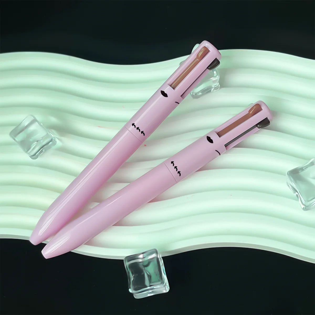 Set Profesional 4 en 1 de Lápices Multifuncionales – Delineador de Labios, Ojos y Cejas (4 Tonos Elegantes)